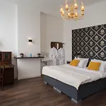 Boutique De Blauwe Pauw 3* 스헤르토헨보스