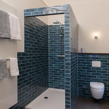 Boutique De Blauwe Pauw 3* 스헤르토헨보스