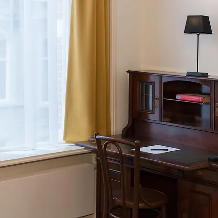 Boutique De Blauwe Pauw 3* 스헤르토헨보스